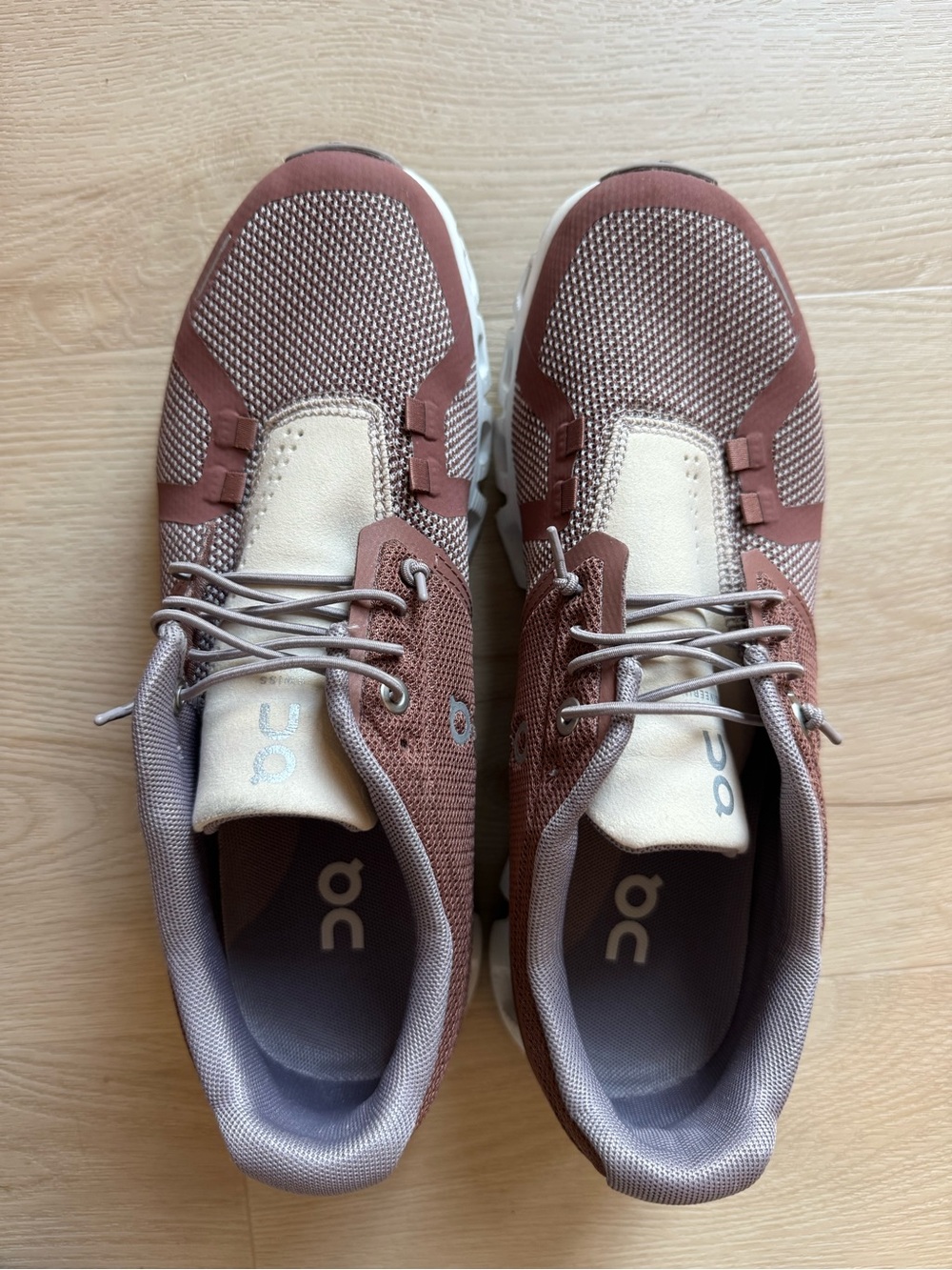 On Running Women’s Sneakers in Rust and Cream